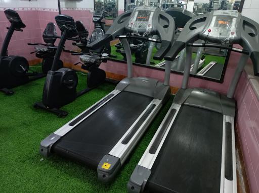 عکس باشگاه بدنسازی درخش