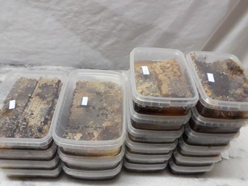 عکس عسل سرای دانا