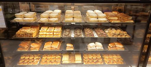 عکس مجموعه نان و شیرینی شهبال