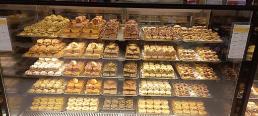 عکس مجموعه نان و شیرینی شهبال