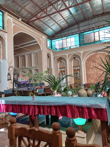 هتل رستوران سنتی گلشن