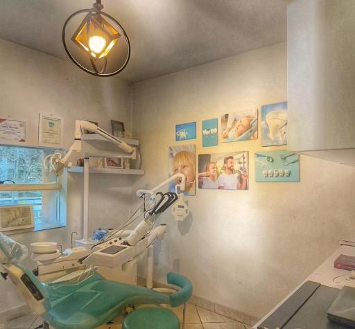 عکس دندانپزشکی دکتر صمدیان