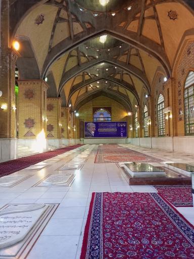 عکس آرامگاه شهدای 72 تن