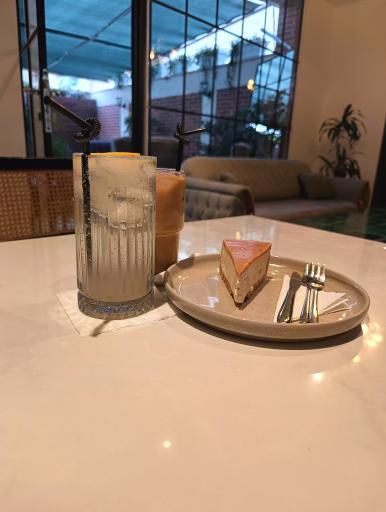 عکس کافه دالیز