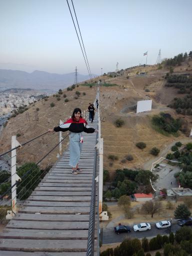 عکس پل معلق آبیدر