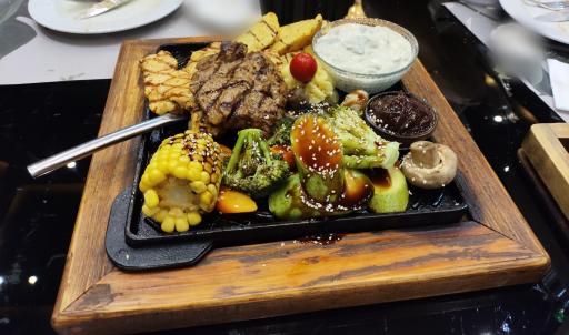 عکس رستوران میژو