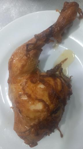 عکس رستوران چوبدار