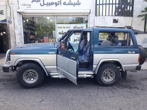 عکس شیشه اتومبیل میثم