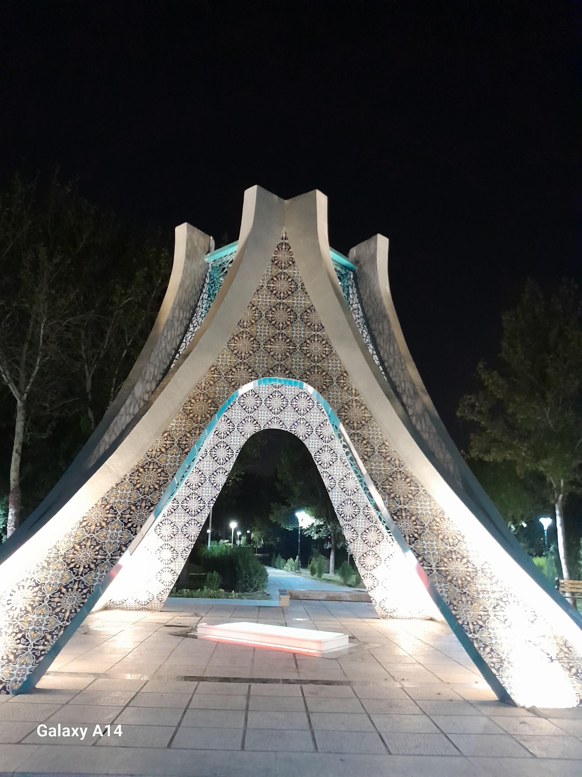 عکس مقبره شهید گمنام 