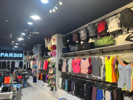 عکس فروشگاه ورزشی پارسیس