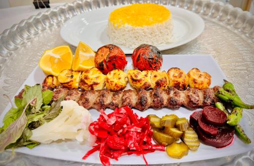 عکس باغ رستوران هیرمان