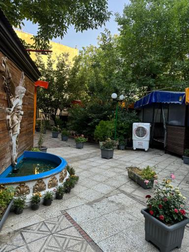 عکس باغ رستوران هیرمان