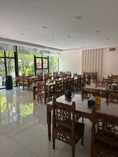 عکس باغ رستوران هیرمان