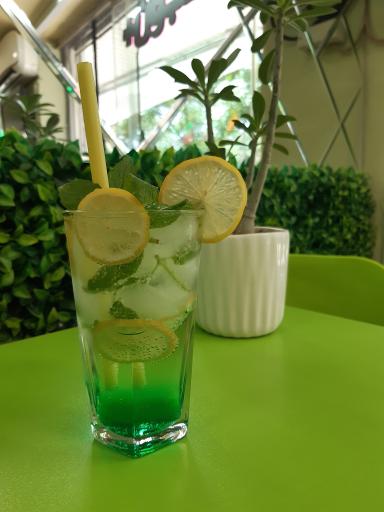 عکس آبمیوه انرژی پلاس