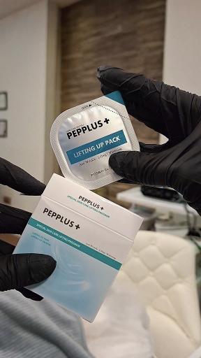 عکس مراقبت پوست و زیبایی گلنوش اخلاقی