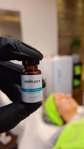 عکس مراقبت پوست و زیبایی گلنوش اخلاقی