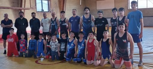 عکس خانه کشتی قهرمان سید محبت حسینی 