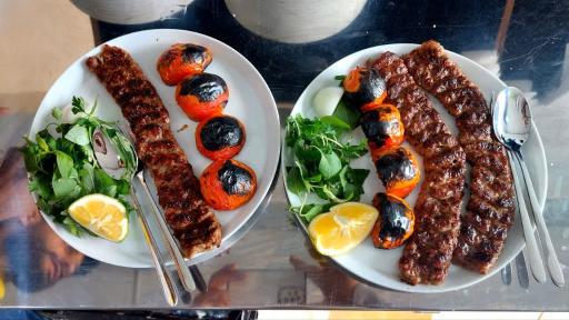 عکس کباب شیپوری شعبه ۷ نان مخصوص و پلو