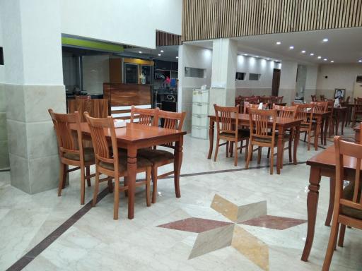 عکس کباب شیپوری شعبه ۷ نان مخصوص و پلو