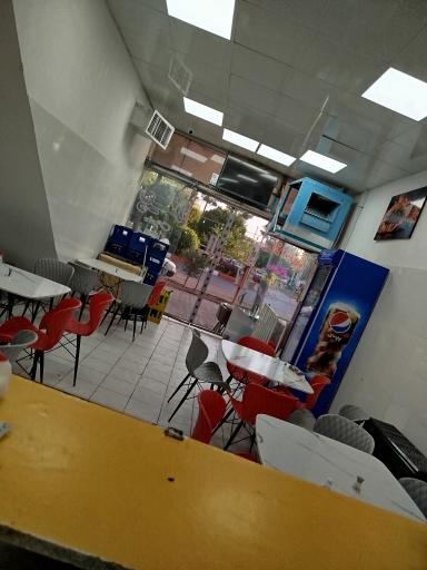 عکس پیتزا و ساندويچ صابر 