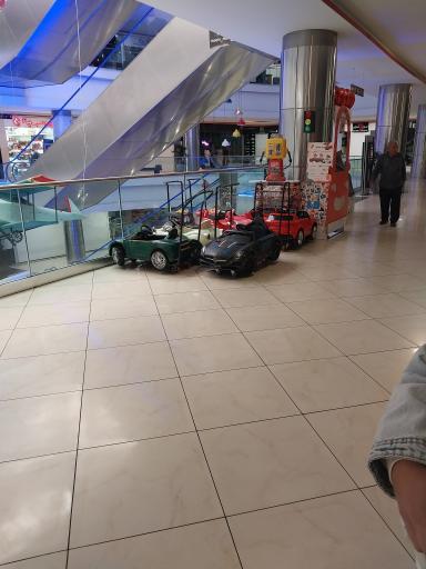 عکس معین مال