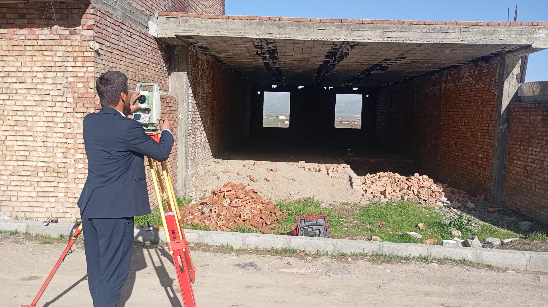 عکس دفتر معماری و نقشه برداری کریمی