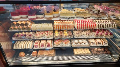 شیرینی فروشی نورا