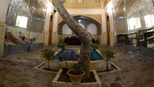 عکس سرای سنتی نه چم