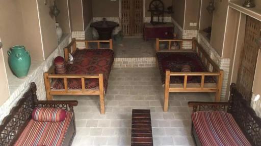 سرای سنتی نه چم