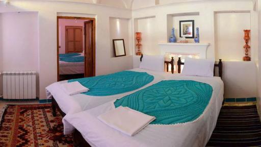 عکس سرای سنتی نه چم