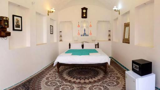 عکس سرای سنتی نه چم