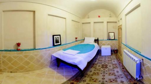 سرای سنتی نه چم