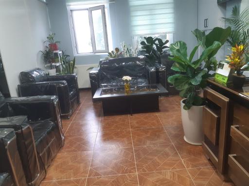 عکس دکتر احمد شهریاری پوست زیبایی و داخلی