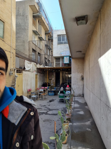 عکس کافه انقلاب (دایی غفور)