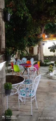 عکس اقامتگاه و کافی شاپ باغ طاها 