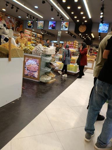 عکس آجیل و خشکبار خادم الرضا