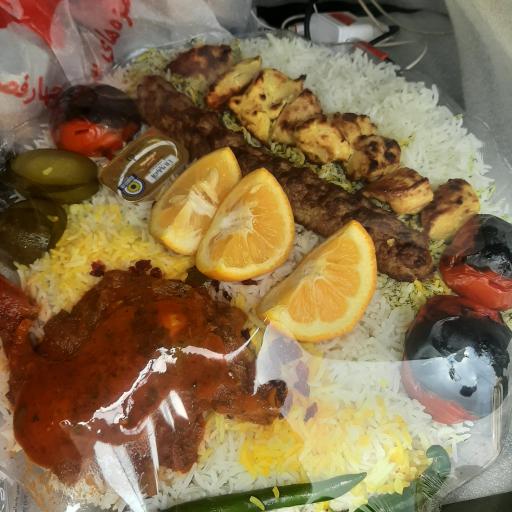 عکس تهیه غذای ایمان