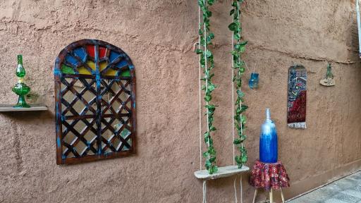 عکس سنتی سرای باغ ایرونی