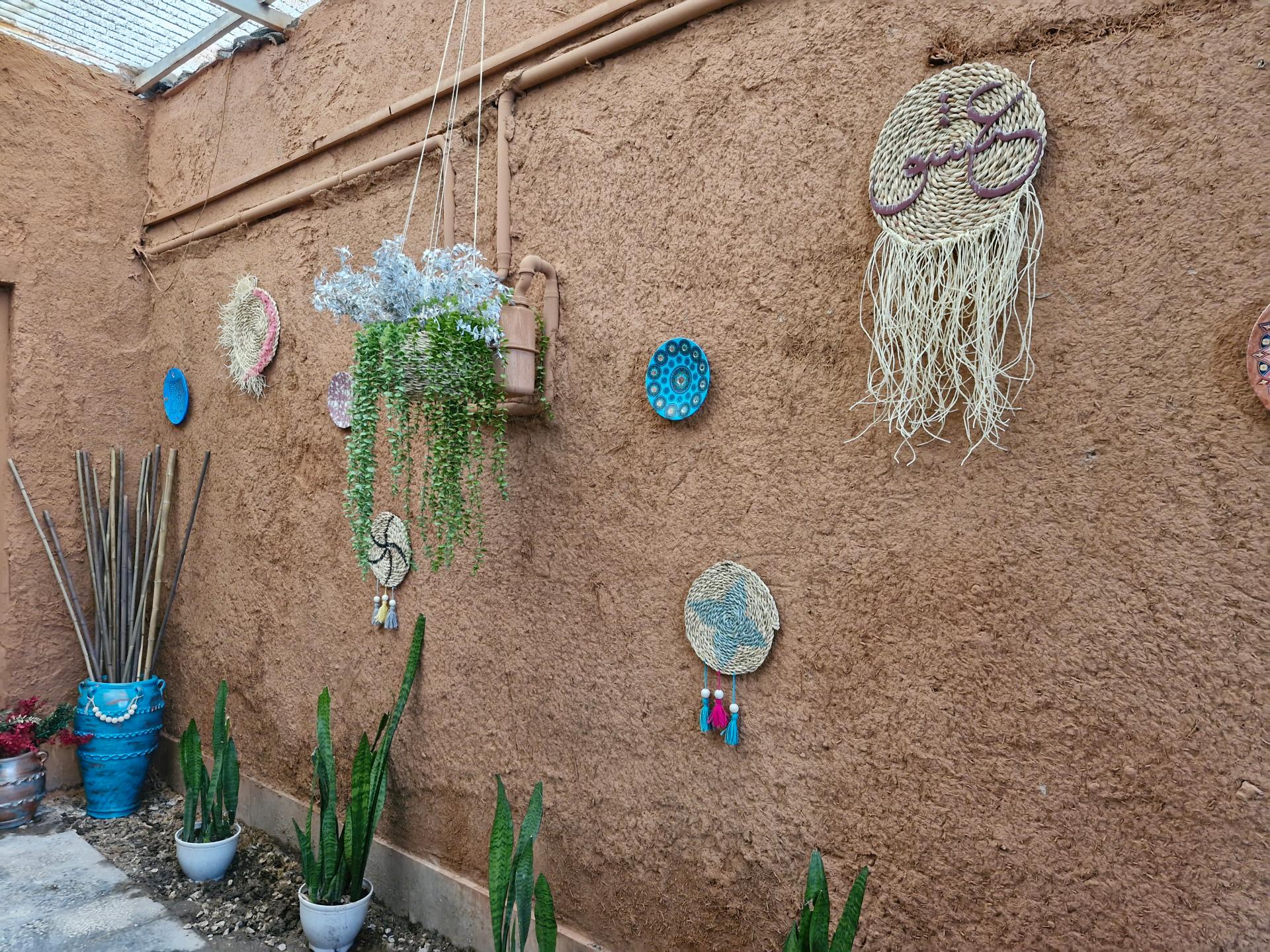 عکس سنتی سرای باغ ایرونی