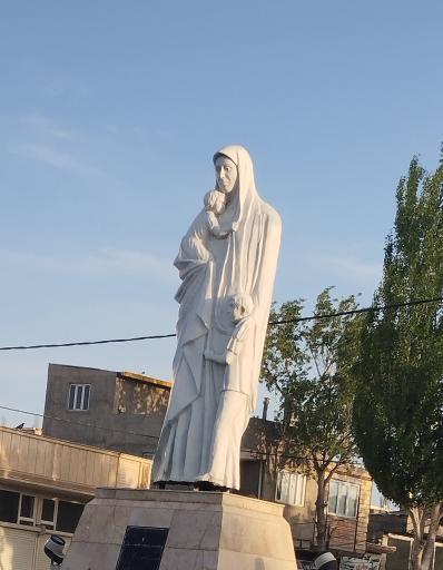 عکس تندیس مادر