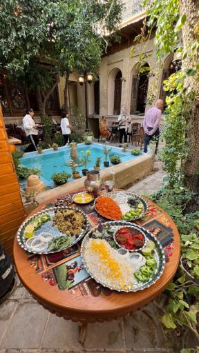 عکس کافه رستوران خانه فروغی