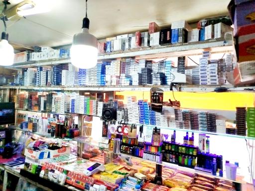 عکس دکه شبانه روزی تنقلات