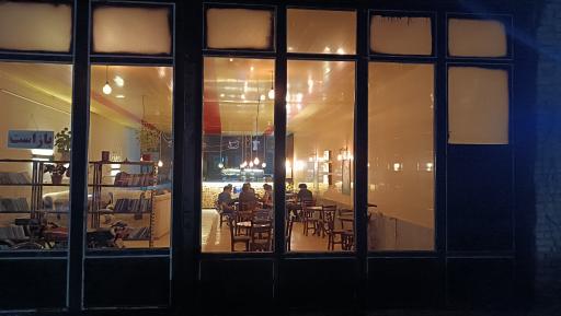 عکس کافه گرامافون