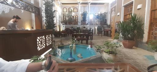 عکس کافه هیچ