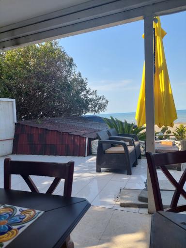 عکس هتل ساحلی نارین چالوس