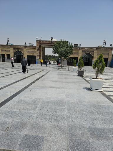 عکس ورودی شرقی حرم حضرت عبدالعظیم (درب شماره 7)