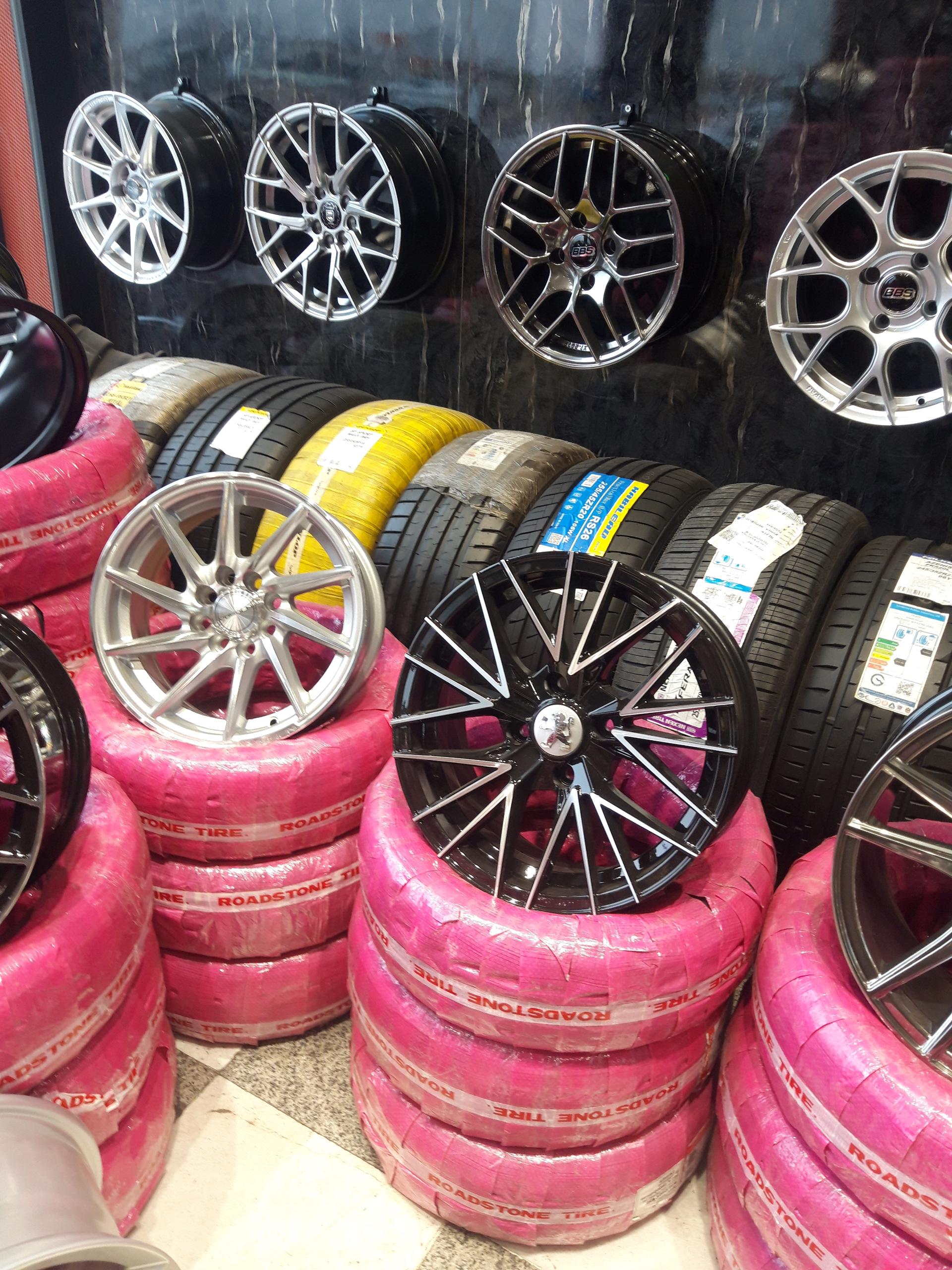 عکس رینگ لاستیک کوهستان 