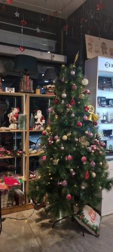 عکس مرکز کتاب خانواده