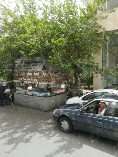 عکس کیوسک سلامت  توزیع ماسک الکل