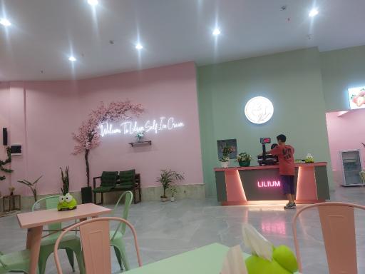 عکس سلف بستنی لیلیوم